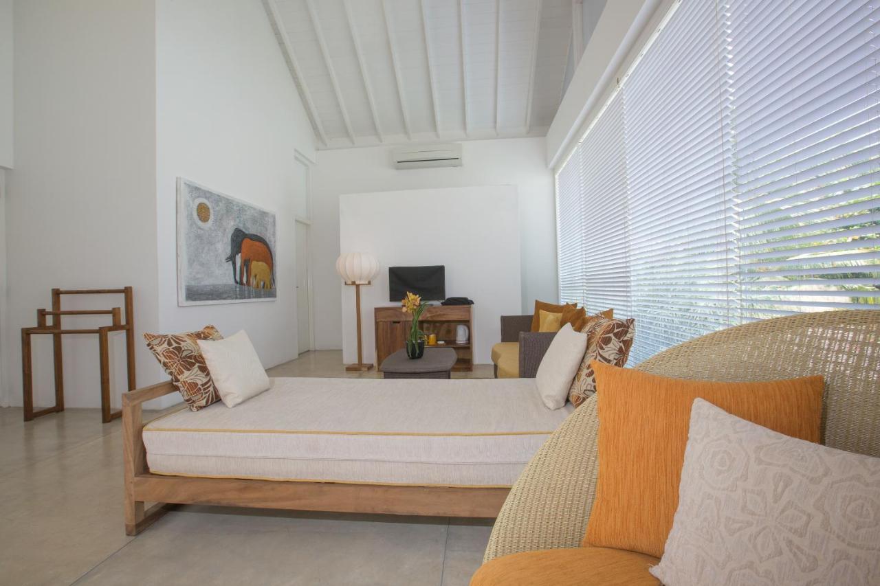 Sri Sharavi Beach Villas & Spa - With 43 Metre Saltwater Infinity Pool Mirissa Kültér fotó
