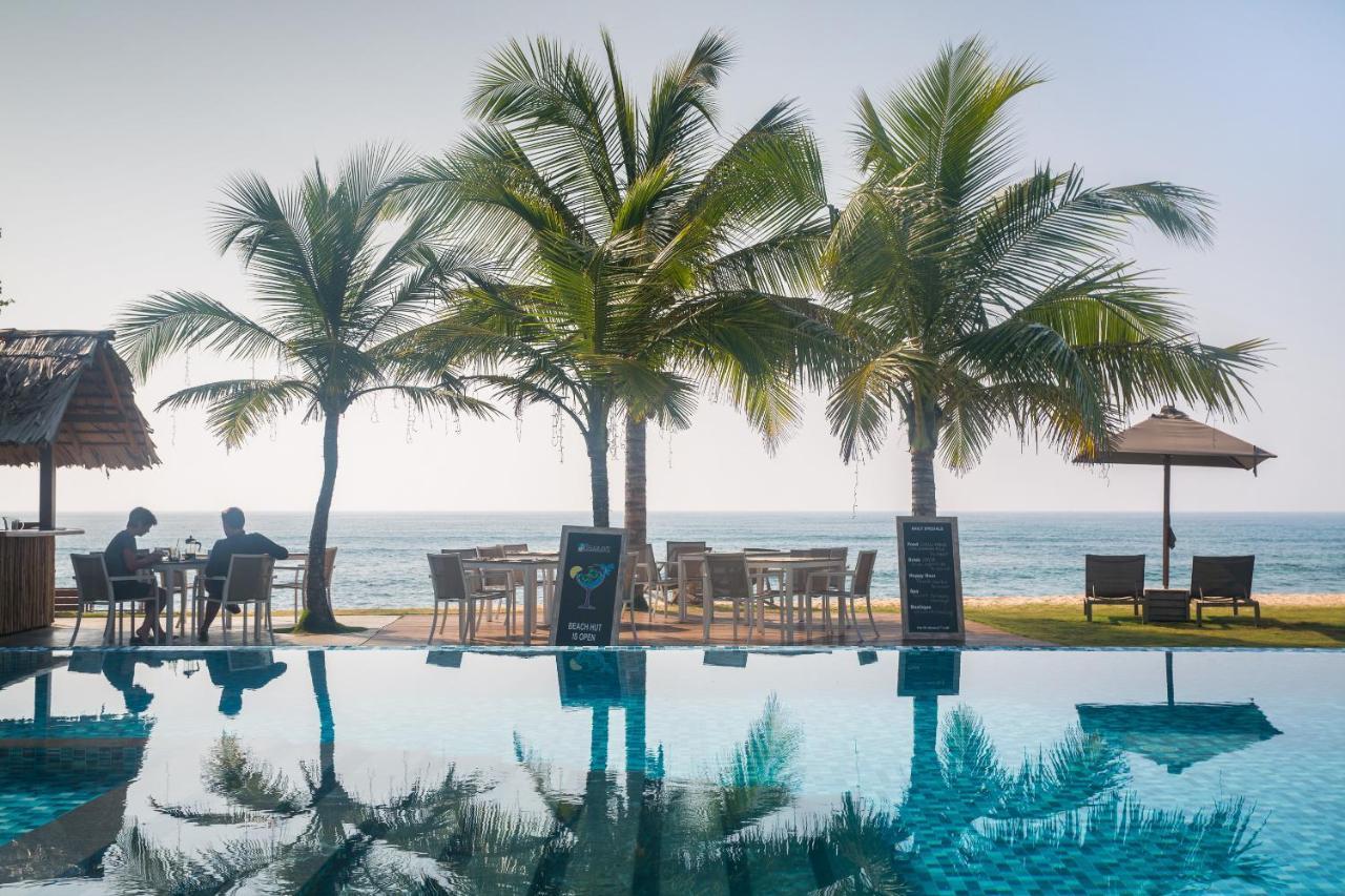 Sri Sharavi Beach Villas & Spa - With 43 Metre Saltwater Infinity Pool Mirissa Kültér fotó