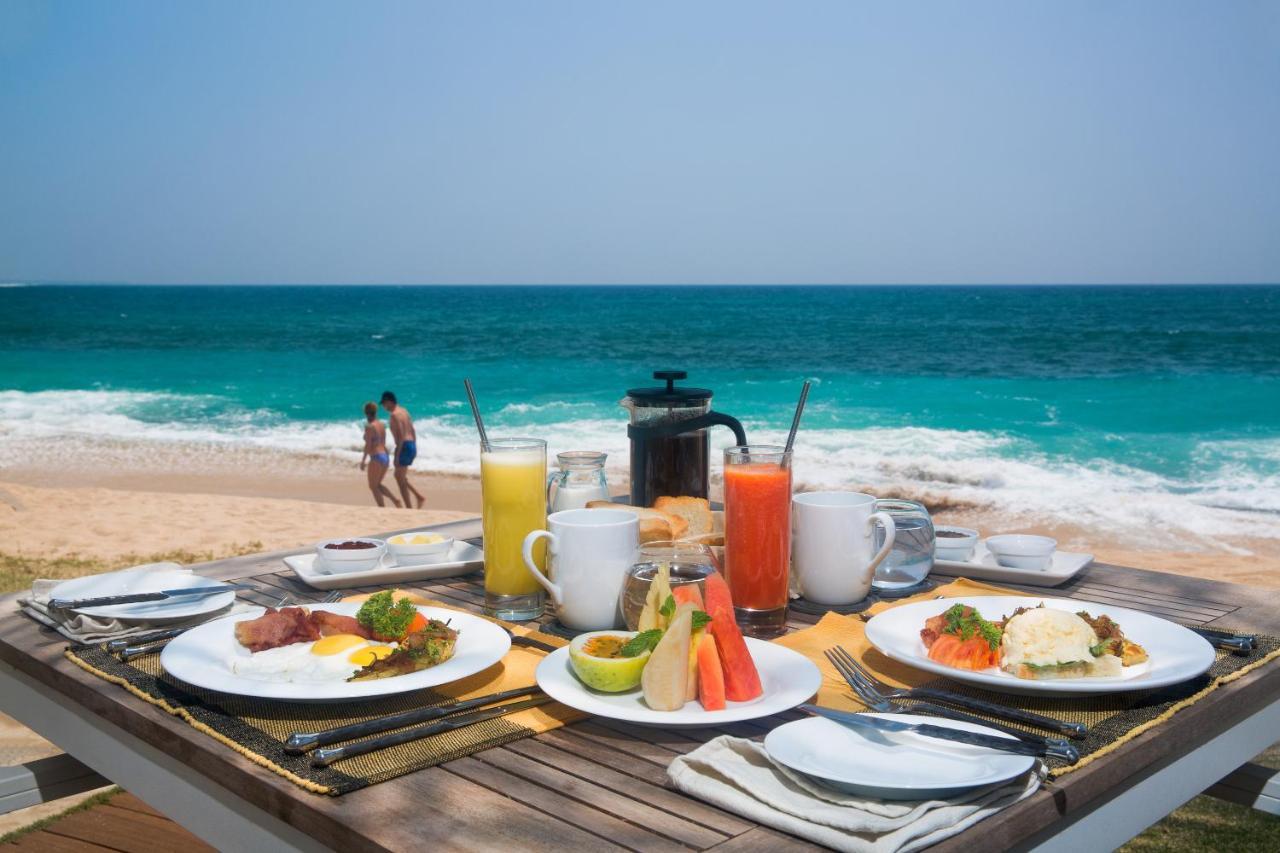 Sri Sharavi Beach Villas & Spa - With 43 Metre Saltwater Infinity Pool Mirissa Kültér fotó