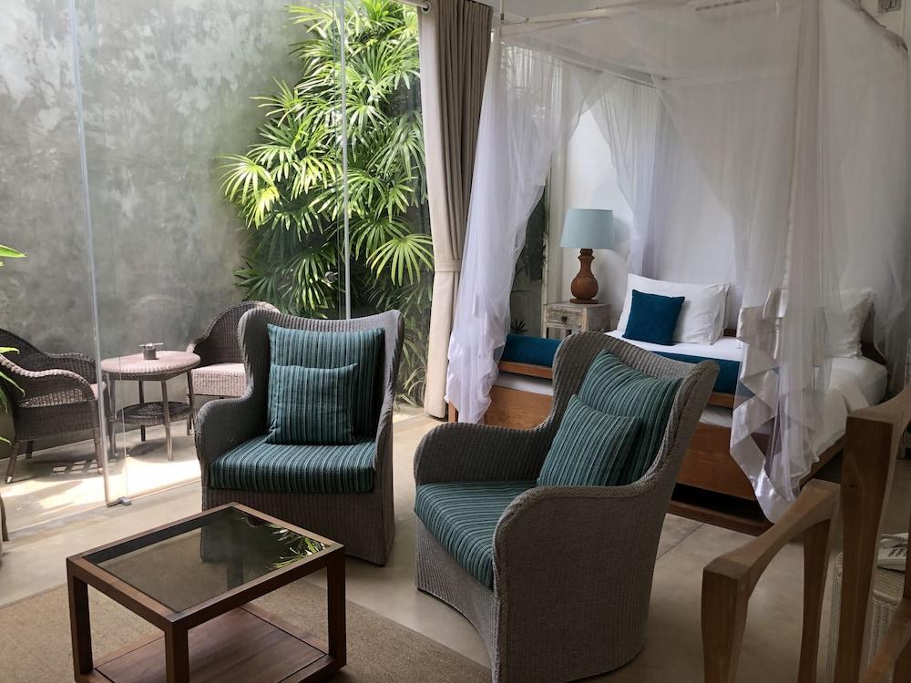 Sri Sharavi Beach Villas & Spa - With 43 Metre Saltwater Infinity Pool Mirissa Kültér fotó
