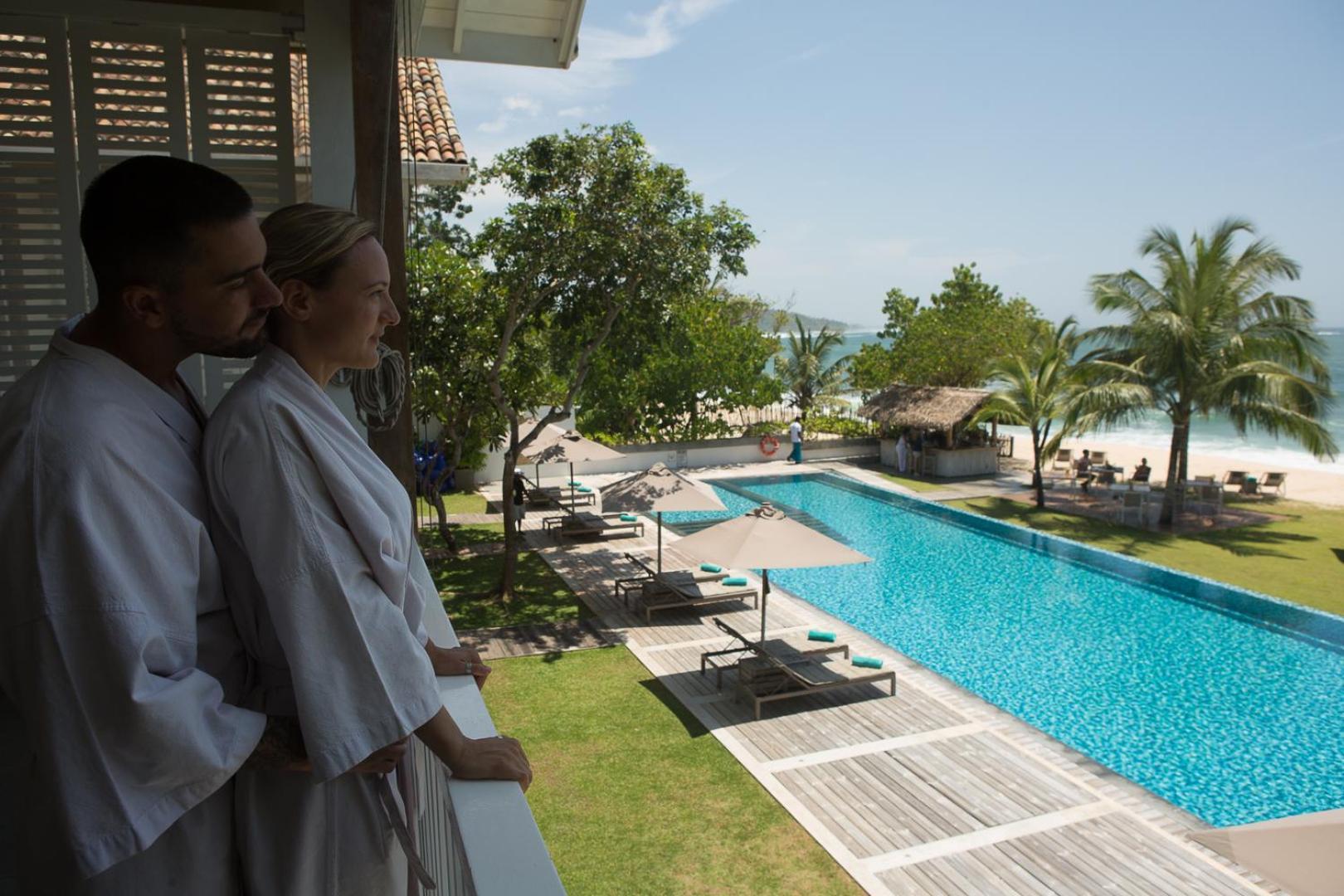 Sri Sharavi Beach Villas & Spa - With 43 Metre Saltwater Infinity Pool Mirissa Kültér fotó