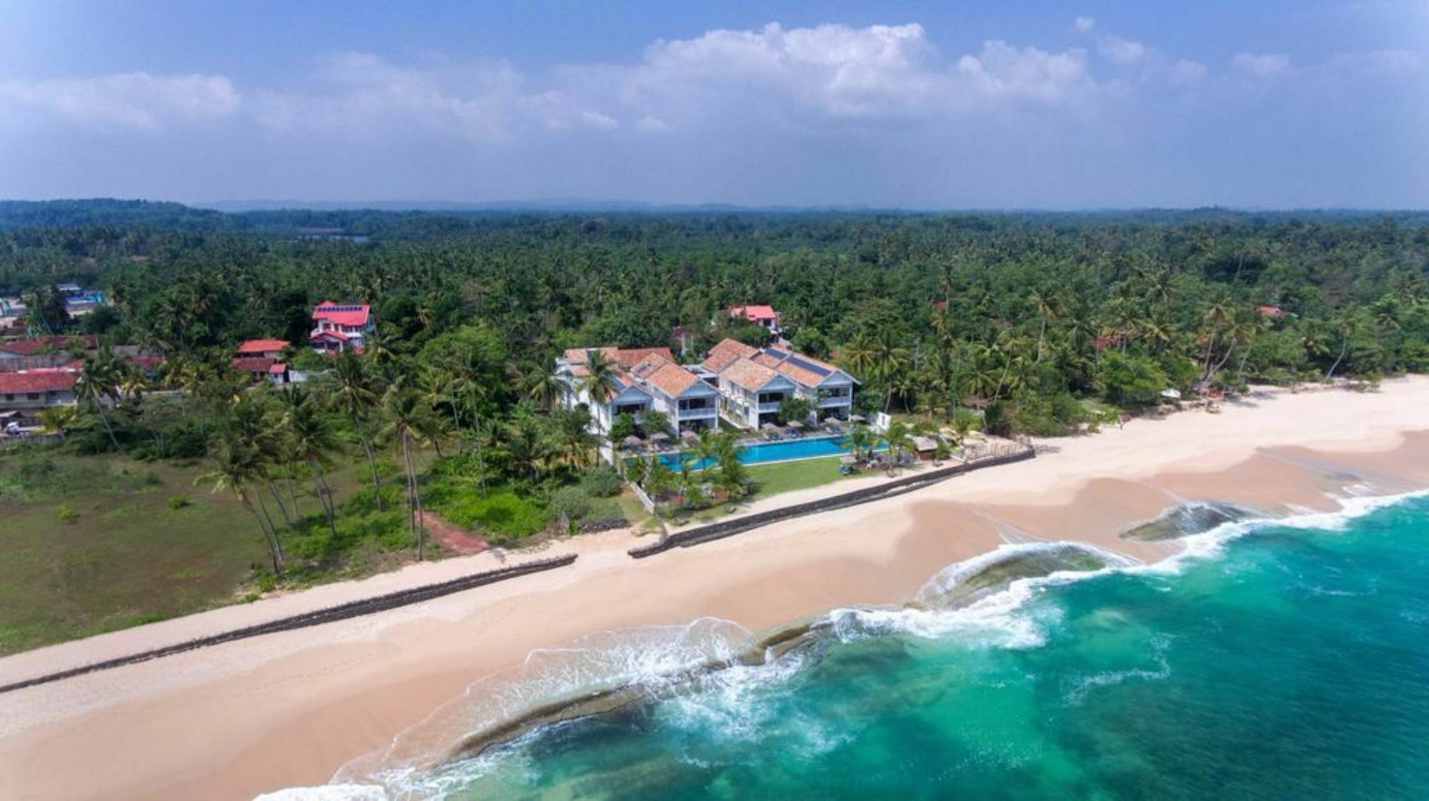 Sri Sharavi Beach Villas & Spa - With 43 Metre Saltwater Infinity Pool Mirissa Kültér fotó
